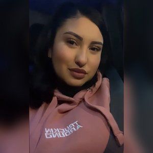 Meet your Posher, Evelyn